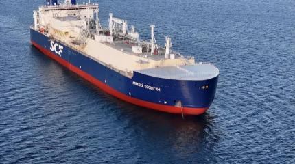 Первый газовоз РФ пробует Севморпуть: и с ледоколом не все идет гладко