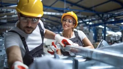 Бум на специальное образование: возрастные студенты пошли в колледжи Петерб