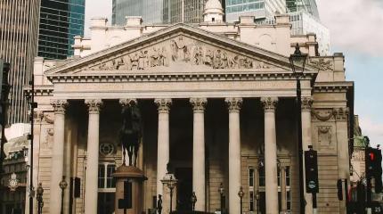 Центральный Банк Великобритании приготовился к кризису из-за инопланетян